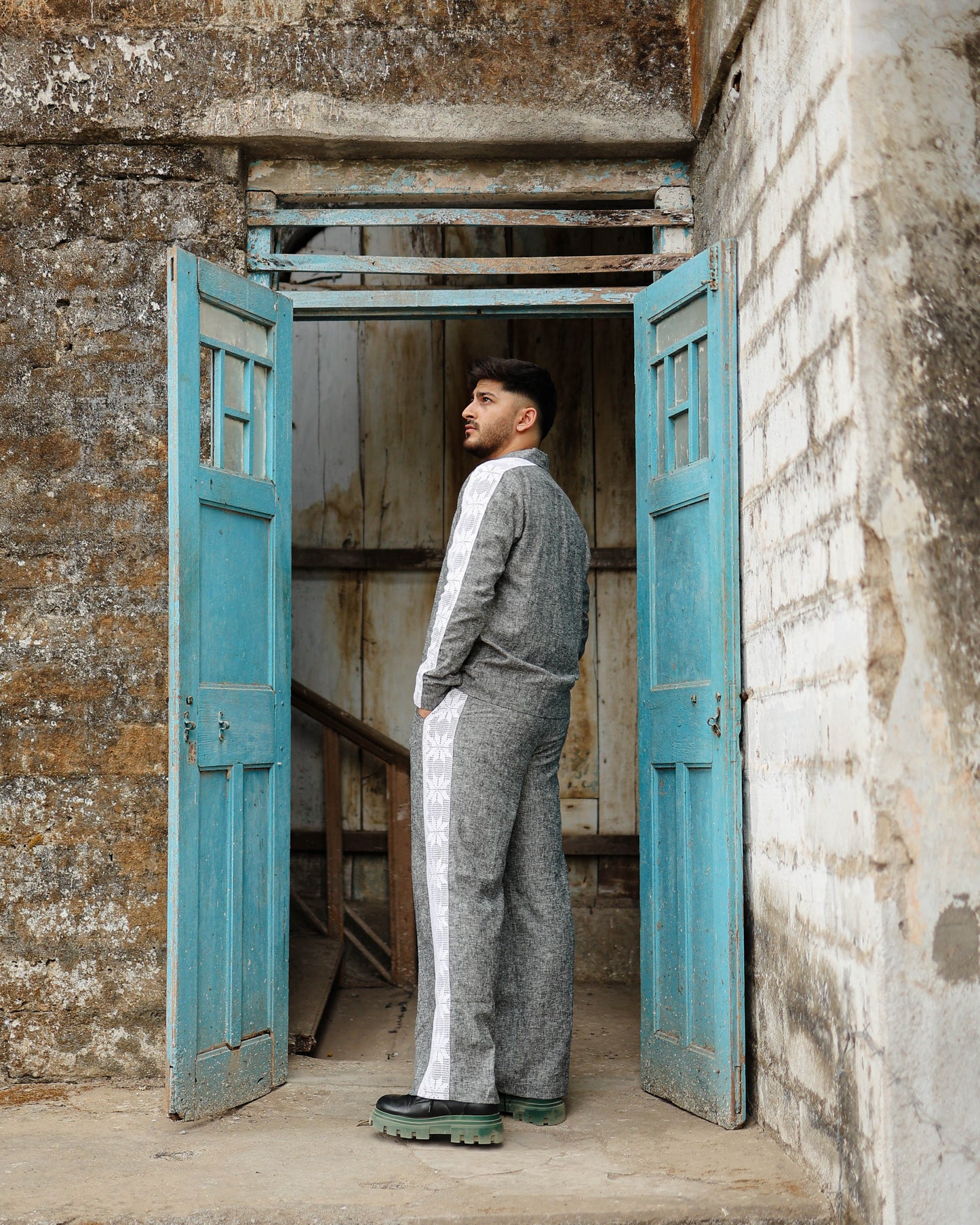 GREY LINEN SHAKET